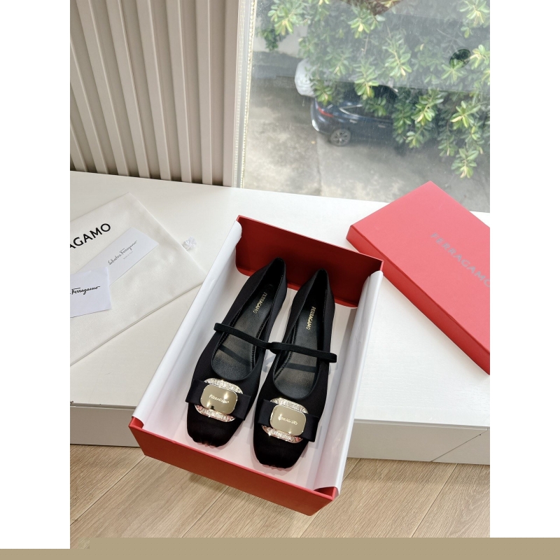 Ferragamo flat shoes